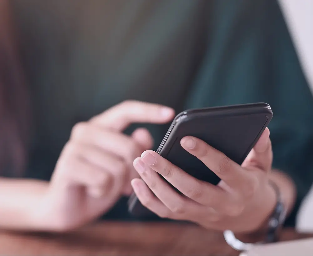 スマホから簡単に登録できます